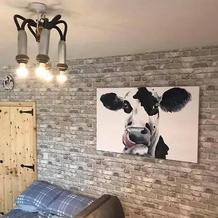 The Cuddly Cow Farm Apartment *